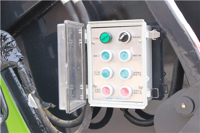 开盘稍事整固在上周领跌的矿产资源板块及半导体板块上攻带动下震荡上行