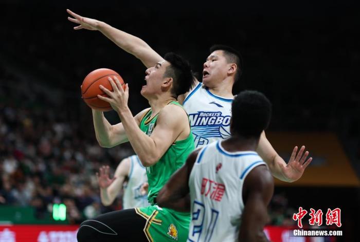 打掉对手三颗牙齿后，辽宁男篮付豪发文道歉：