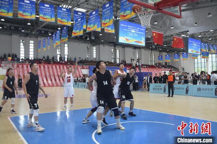 河北宽城首届村BA篮球赛点燃乡村热情