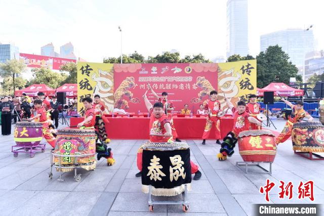 超60头醒狮齐聚广州上演传统比武