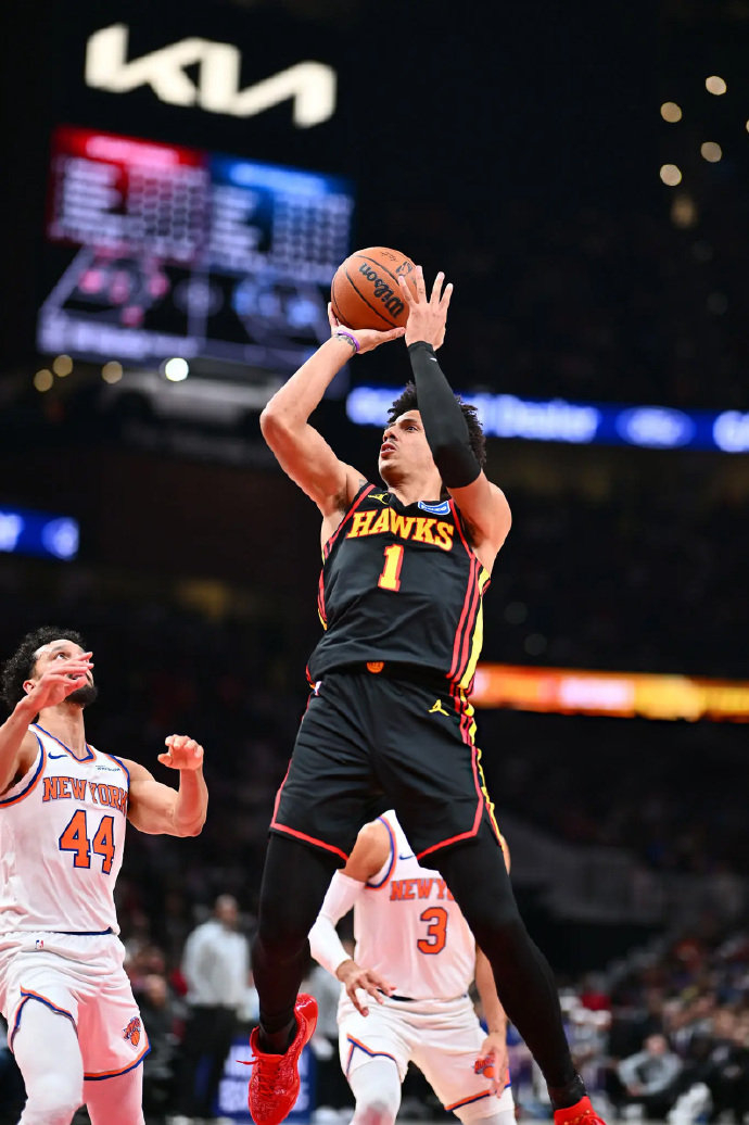 尼克斯险胜老鹰终结13连胜 布伦森末节爆发率队