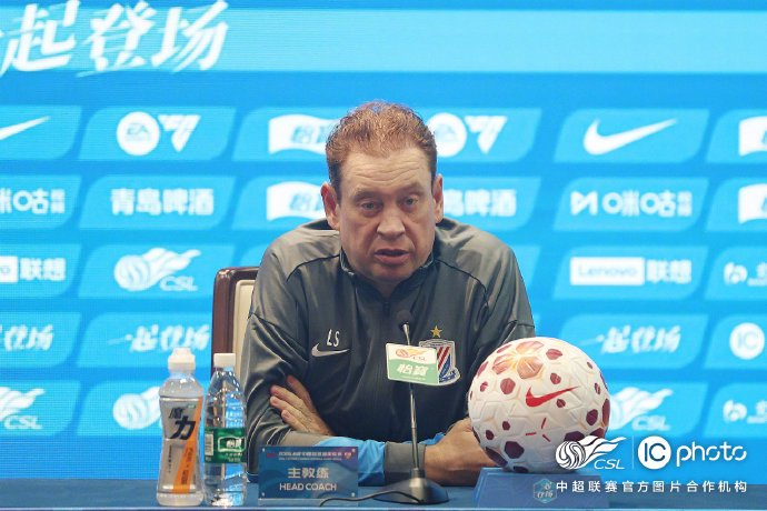 申花备战关键战：斯卢茨基谈困境与战术布局