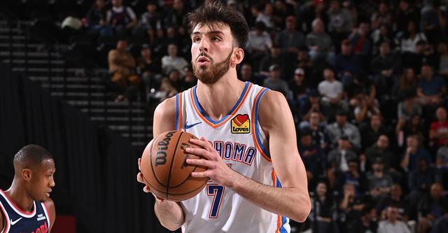 雷霆客场大胜快船提前锁定西部第一 霍姆格伦