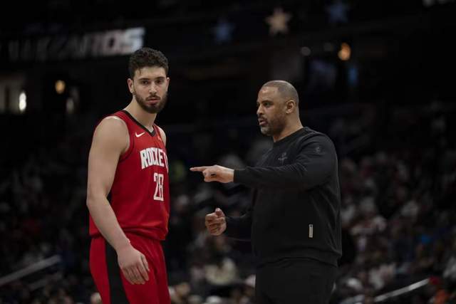 火箭主场加时不敌湖人 系列赛0-3落后